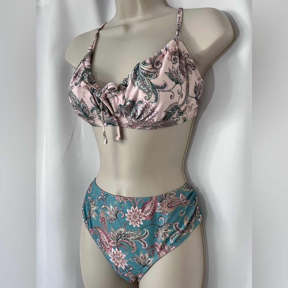 Cupshe Arty Petals Shirred Lace Back Bralette & Mid Ride Bikini Bottom Set - Picture 4 of 11